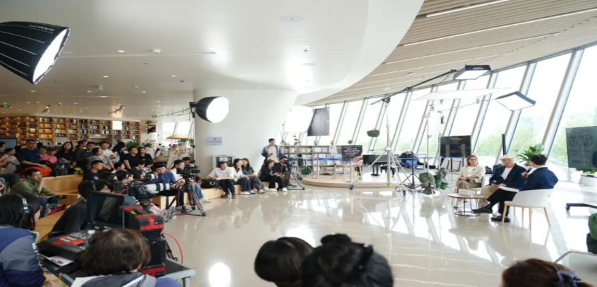 香港电台《学人沙龙》前海开讲