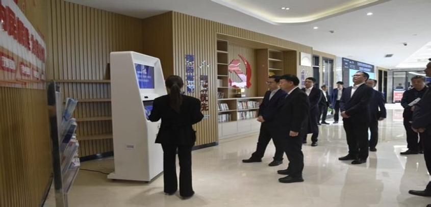 王洪祥在广东深圳调研